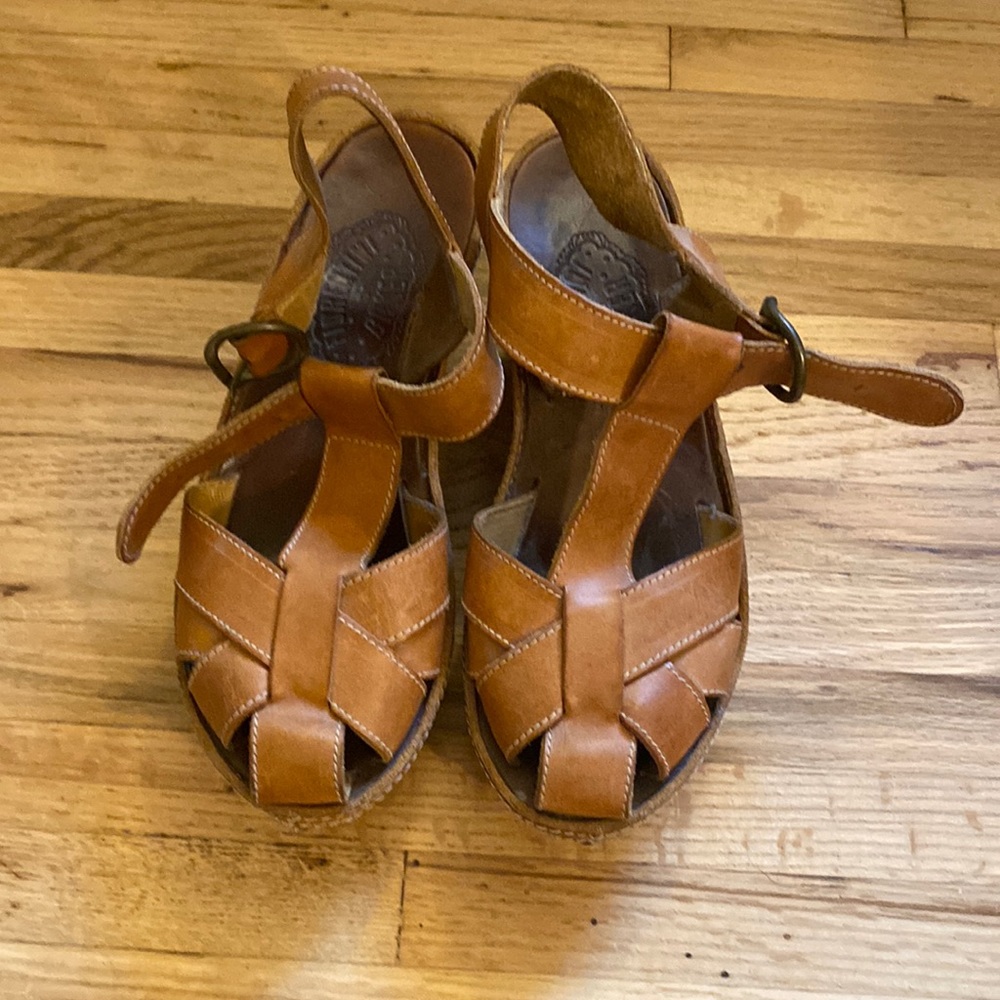 Fiorentini + Baker tan leather wedges size 8.5-9.